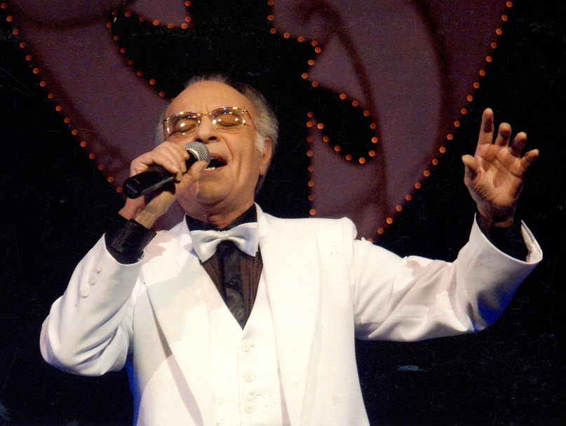 Михаил Бушнов в шоу «Брызги шампанского», 2002 г.
